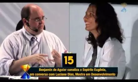 A Mestra em Desenvolvimento e Jornalista Luciane Dias Interage com o Espírito Eugênia, diante de Centenas de Pessoas, ao Vivo, através da mediunidade de Benjamin de Aguiar, Sendo Apresentadas, na Ocasião, 27 Informações Desconhecidas do Médium.