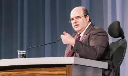 O líder espiritual Benjamin Teixeira de Aguiar, em sua palestra do domingo 13/05/2018