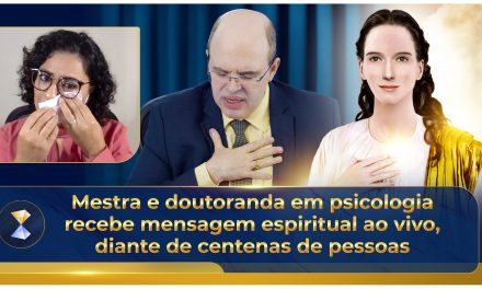 Mestra e doutoranda em psicologia recebe mensagem espiritual ao vivo, diante de centenas de pessoas