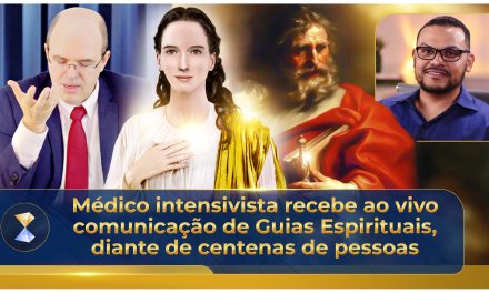 Médico intensivista recebe ao vivo comunicação de Guias Espirituais, diante de centenas de pessoas