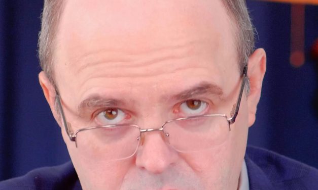 Chico Xavier: gênio e santo