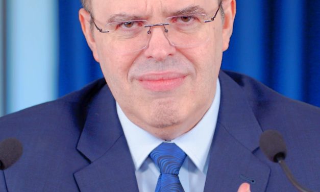 Tiranos(as) e magia tenebrosa