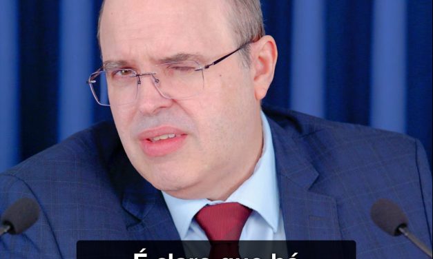 Os(as) “aliens” estão nos observando