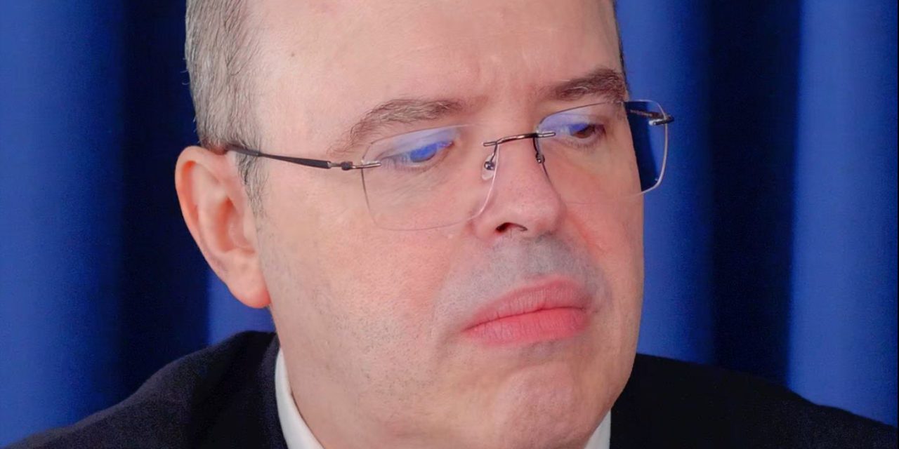 Rir do passado é fácil