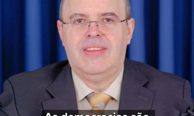 Democracias e era de horrores