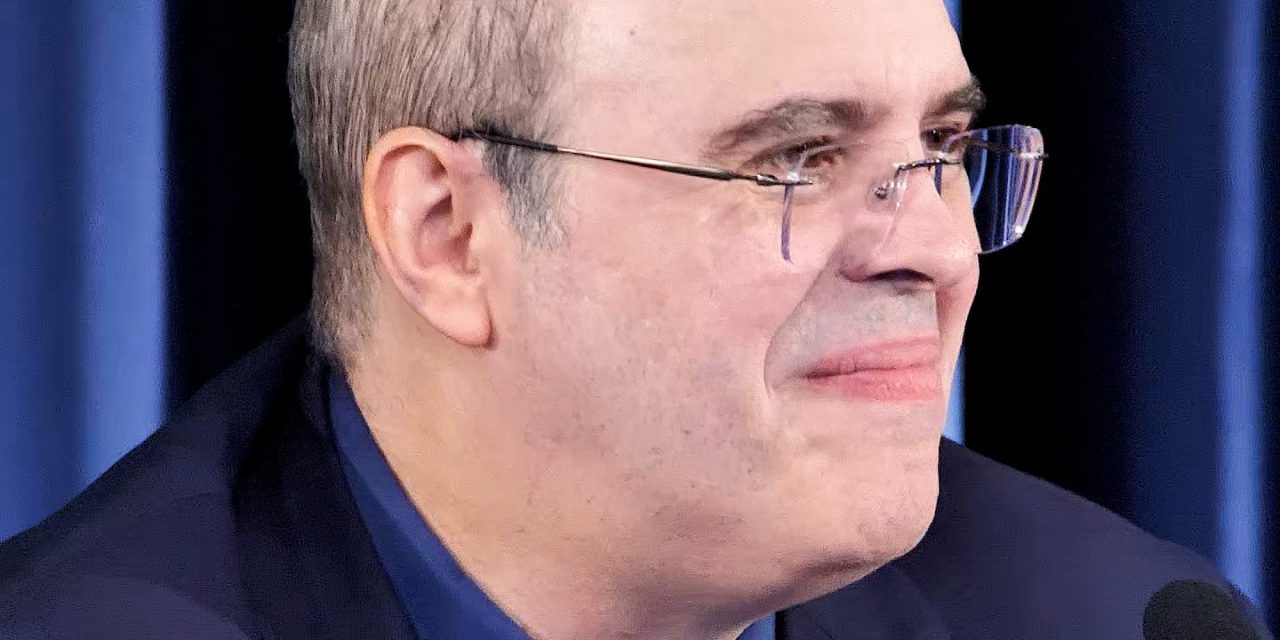 Quem exige santidade…