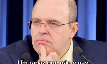 Homens: toques e conflitos