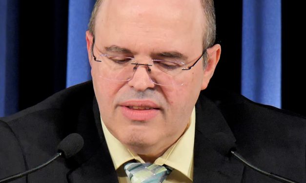 Mortes, OVNIs e Casa Branca