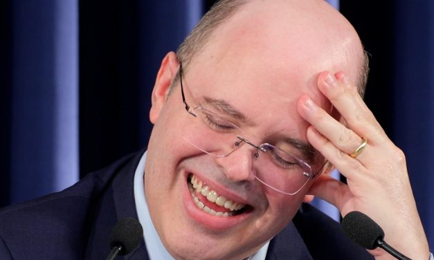 Trump e a inversão da história