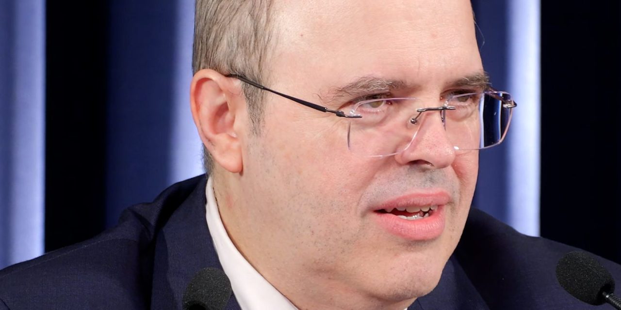 “Mão Morta” vs “mão boba”