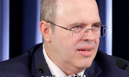 “Mão Morta” vs “mão boba”