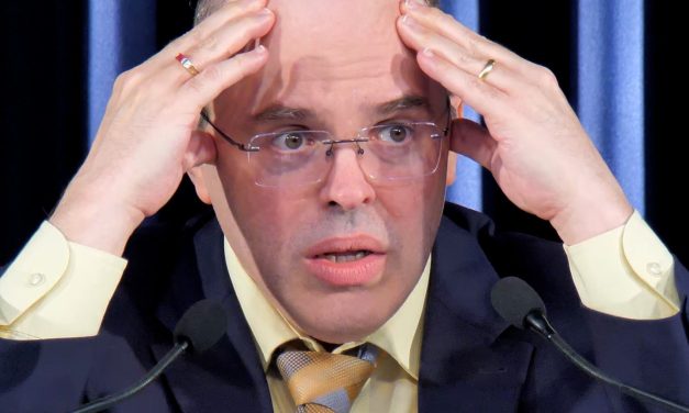 Sapucaí e parada LGBT: necessárias ou vulgares?