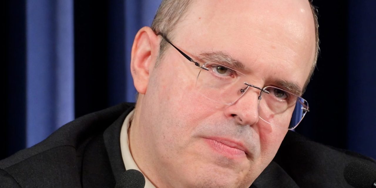 EUA e a queda de Lúcifer