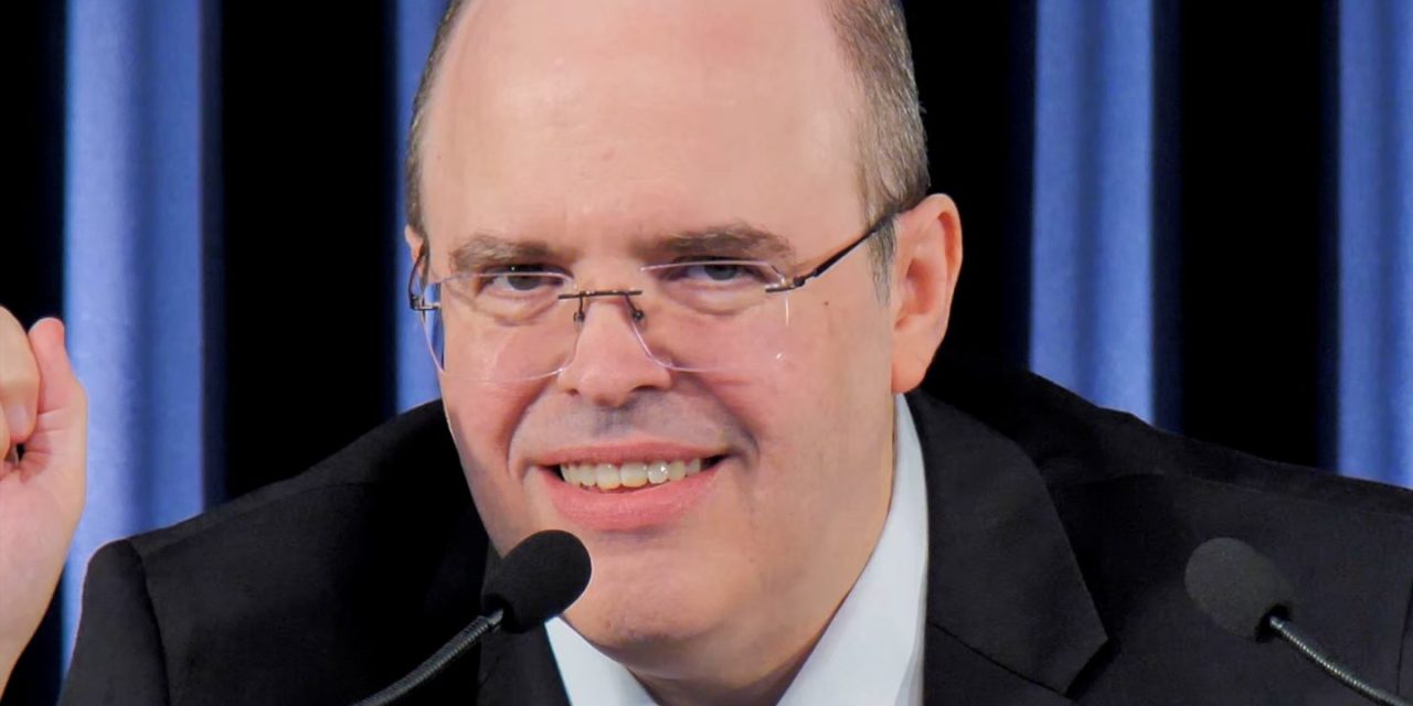 Falsos profetas defendendo falsos cristos