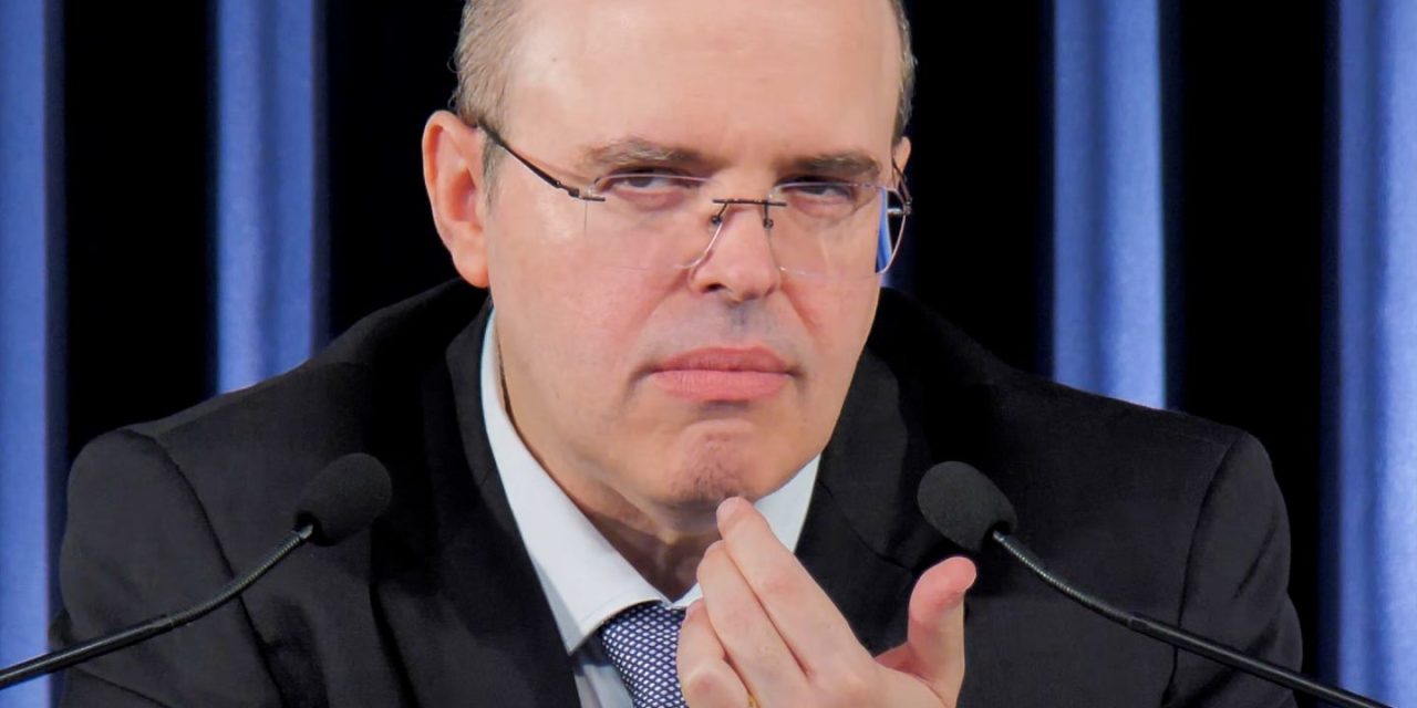 Gênios das trevas e quem utilizam