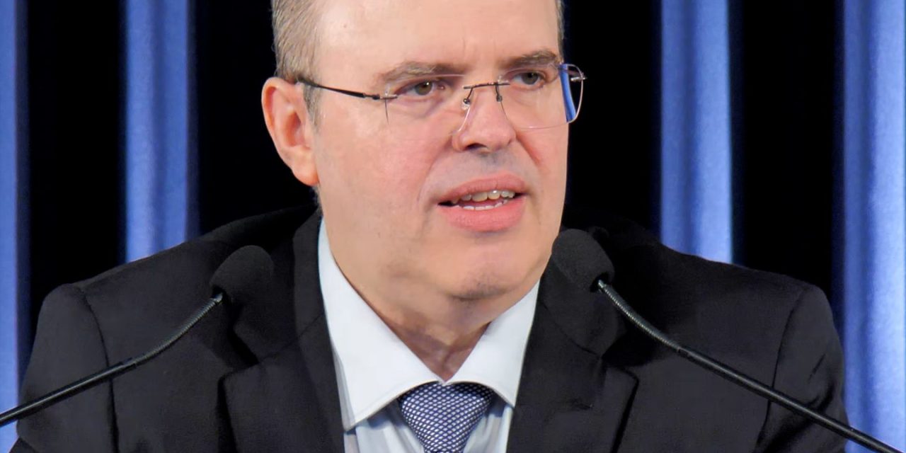 Ucrânia, Tchecoslováquia, Putin e Hitler