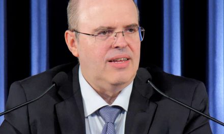 Ucrânia, Tchecoslováquia, Putin e Hitler