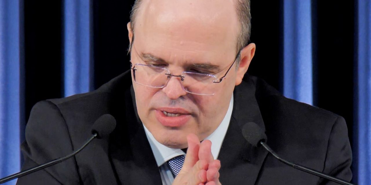 Vidas passadas: ilusões e grandes dívidas