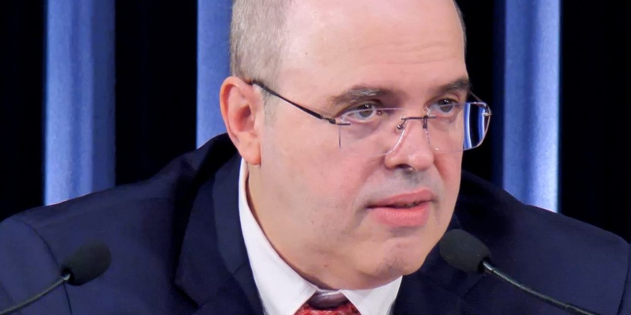 Palácio ou prisão?