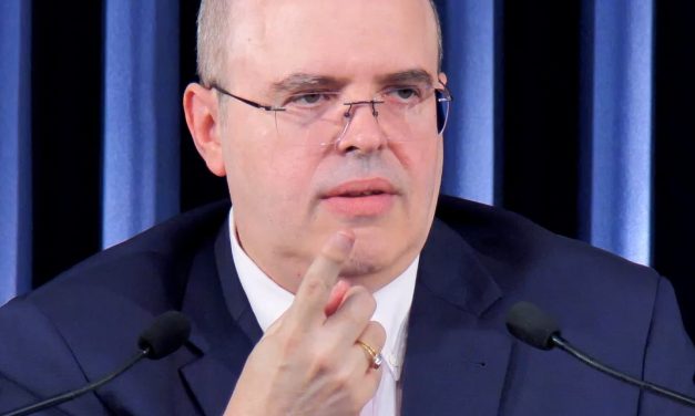 Mulheres: destratadas em igrejas