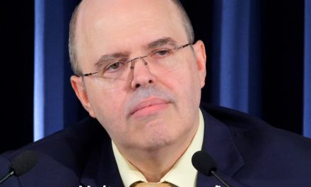 Atraso religioso, violência doméstica, ateísmo e sui**dio