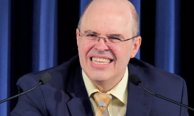 Antipatia e vergonha de ser uma monarquia