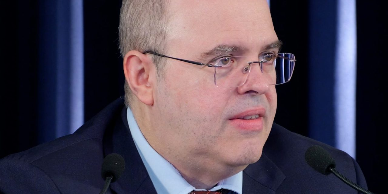 O papa e a condenação de mulheres e LGBTs