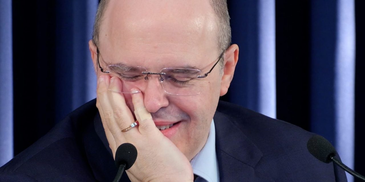 Vícios das celebridades contaminando as populações