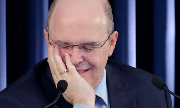 Vícios das celebridades contaminando as populações