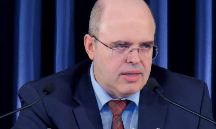 Maria Cristo, homens “santos“ e seres pecadores