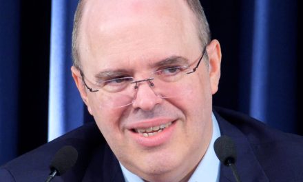 Cestinha e cofre – dinheiro e religião