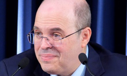 Repreensão a ricos(as) e poderosos(as)