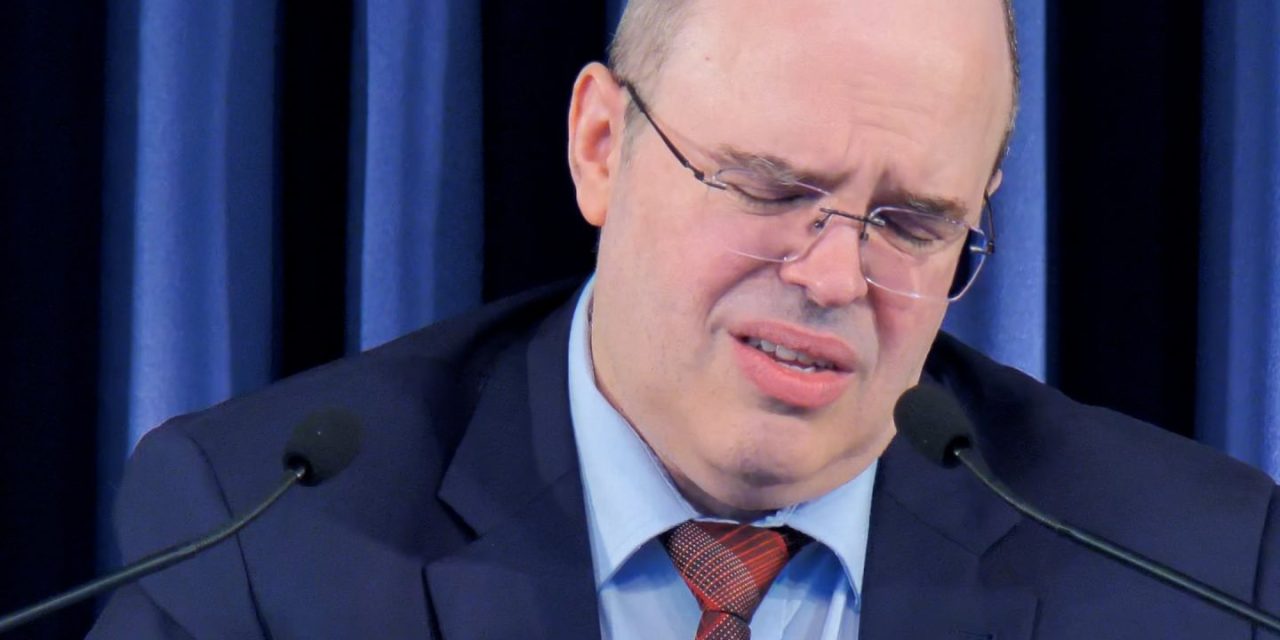 Excessiva humanização em torno de Jesus e Maria