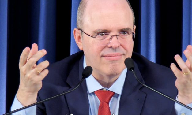 Dízimo, hipnose e impérios da religião