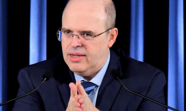 Anistia e punição sexual pra Bolsonaro