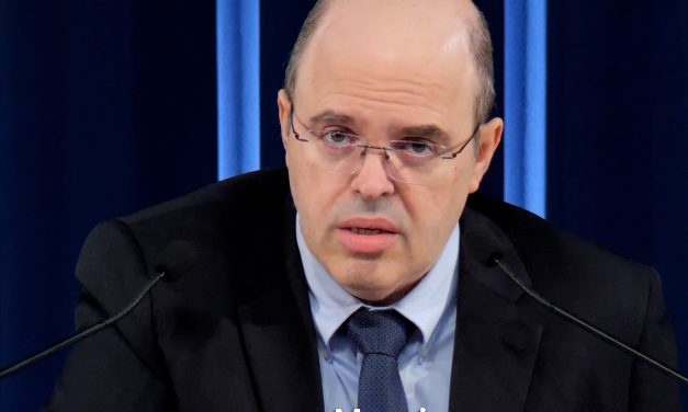 Maria e Jesus, binômio de Messianato e a serpente do mal