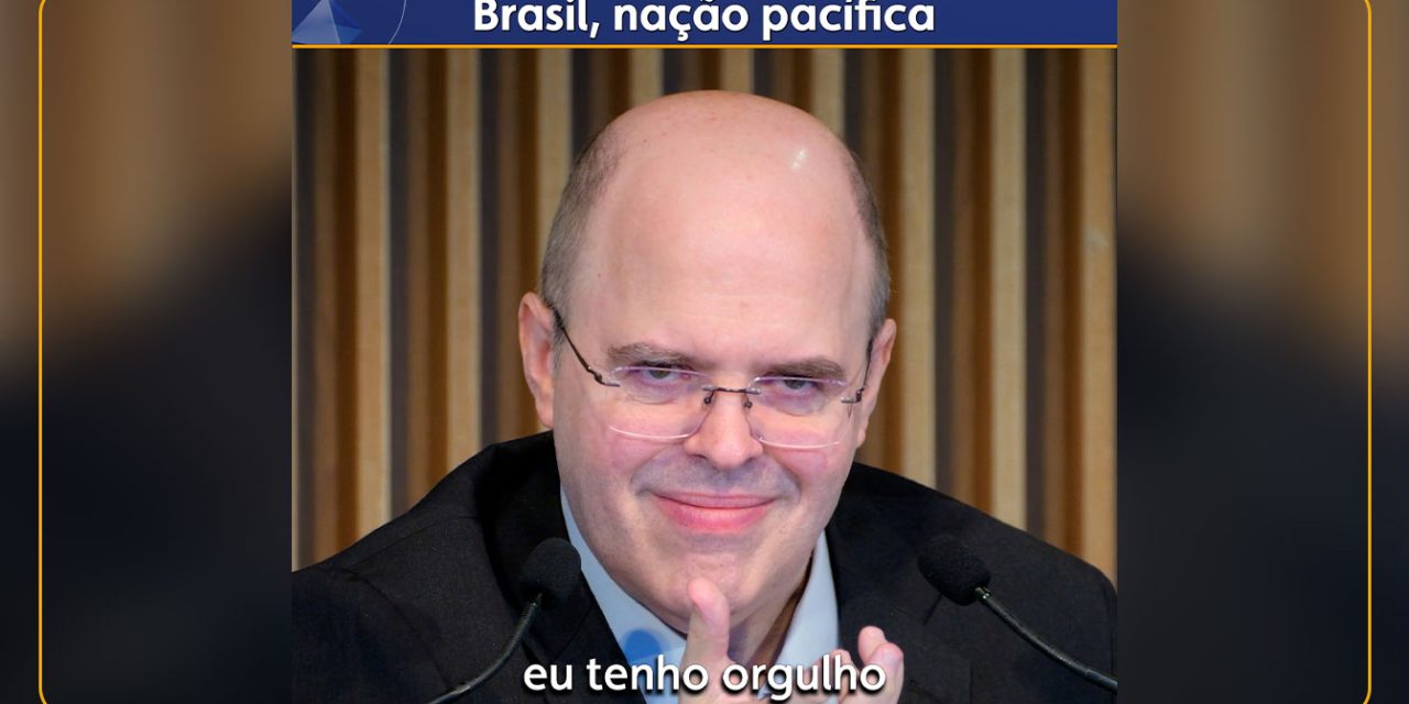 EUA, pátria sanguinária; Brasil, nação pacífica