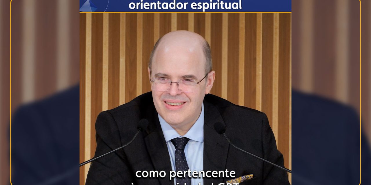 Gay assumido e orientador espiritual