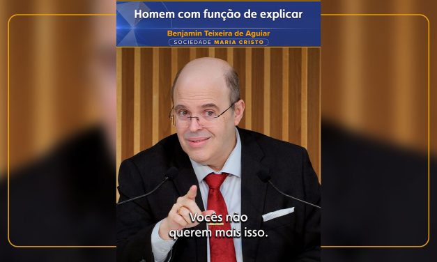 Homem com função de explicar