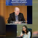 Mensagem espiritual transmitida em público