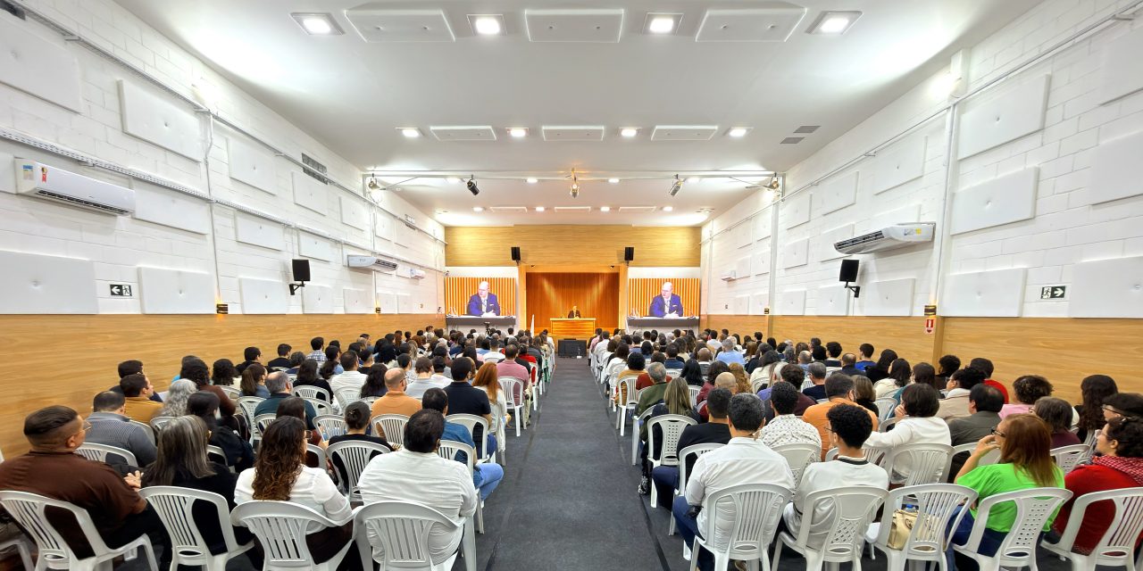 Palestras com Benjamin Teixeira de Aguiar – domingos, 18h, entrada franca