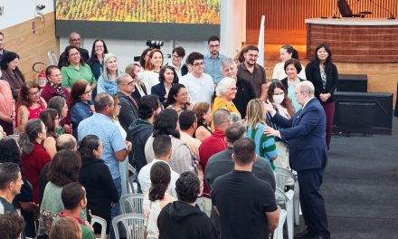 Aquele grudezinho maravilhoso após mais uma fantástica palestra de Benjamin 😍