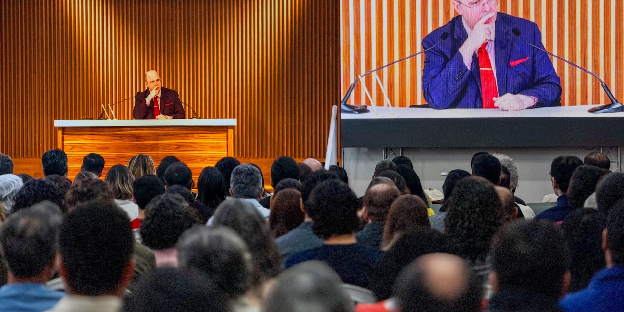É hoje! Palestra de Benjamin Teixeira de Aguiar – todos os domingos, 20h, entrada franca