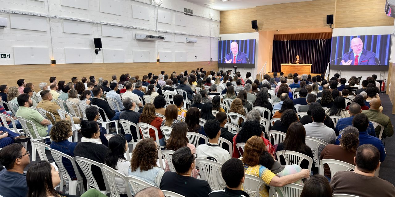É hoje! Palestra de Benjamin Teixeira de Aguiar – todos os domingos, entrada franca