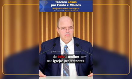 Trocam Jesus por Paulo e Moisés