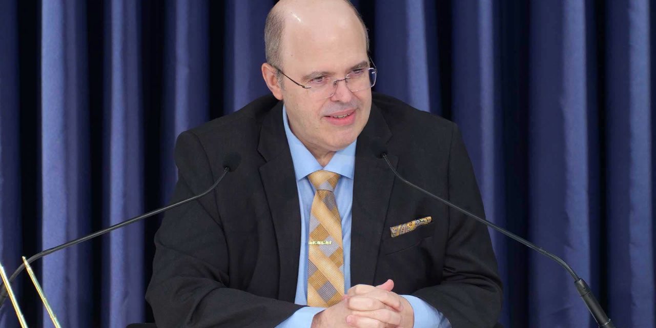 Benjamin Teixeira de Aguiar fala sobre vida e morte, assistência do Mundo Espiritual, transferência de residência para os Estados Unidos, retorno ao Brasil e colapso potencial de nossa civilização.