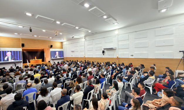 É hoje! Palestra de Benjamin Teixeira de Aguiar – todos os domingos, entrada franca