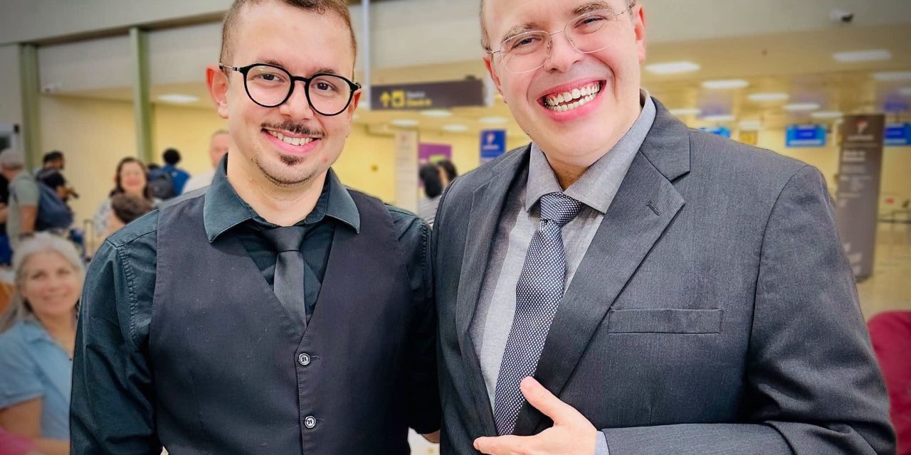 Segredos “de alcova” do orientador espiritual Benjamin Teixeira de Aguiar – Entrevista com seu esposo, o editor de vídeos Wagner Teixeira de Aguiar.