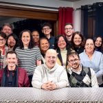 Éramos, ontem à noite, mais quatro pessoas, trinta e uma ao todo, na última reunião em Morzine, antes da viagem ao Santuário de Nevers.