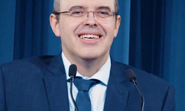 Benjamin Teixeira de Aguiar completa 49 anos de idade